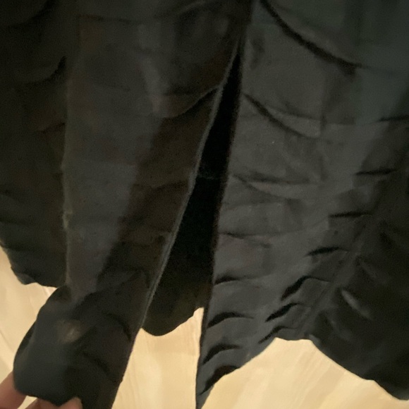 JSONG women’s 100% Linen black skirt with small ruffles. - Picture 3 of 6